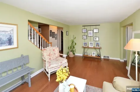 65 Clover Court New Milford NJ 07646