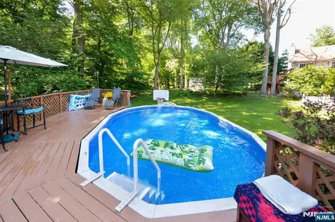 65 Clover Court New Milford NJ 07646
