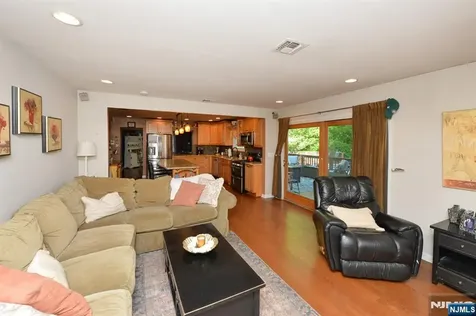 65 Clover Court New Milford NJ 07646