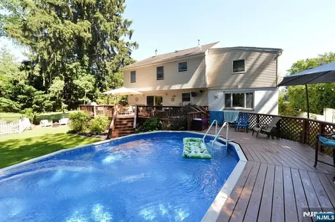 65 Clover Court New Milford NJ 07646