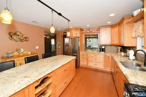 65 Clover Court New Milford NJ 07646