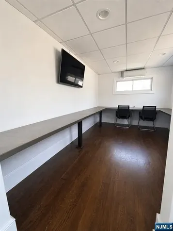 194 Main Street New Milford NJ 07646