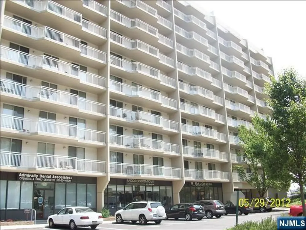 1055 River Edgewater NJ 07020