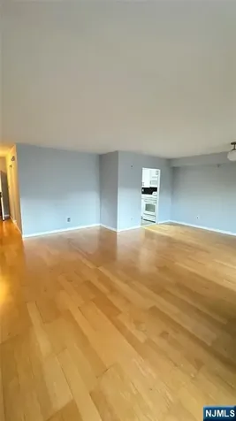 1055 River Edgewater NJ 07020