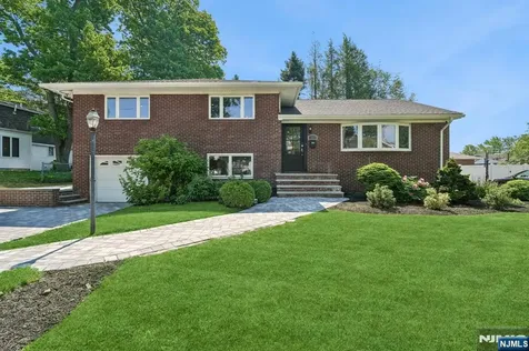 11 Raymond Street Englewood Cliffs NJ 07632