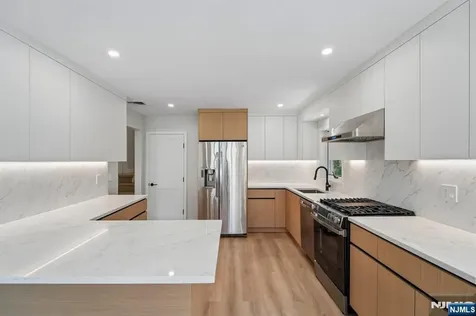 11 Raymond Street Englewood Cliffs NJ 07632