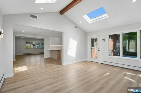 11 Raymond Street Englewood Cliffs NJ 07632