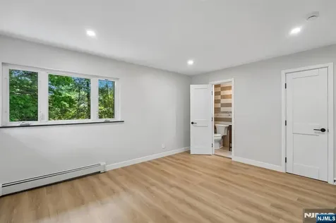 11 Raymond Street Englewood Cliffs NJ 07632