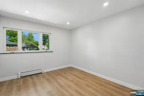 11 Raymond Street Englewood Cliffs NJ 07632
