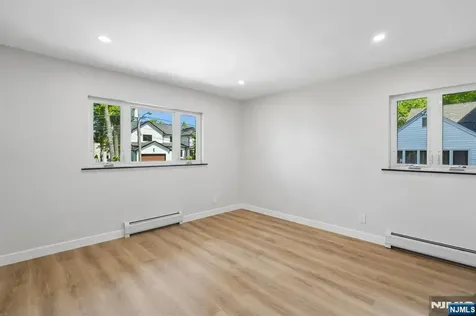 11 Raymond Street Englewood Cliffs NJ 07632