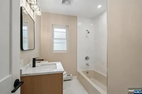 11 Raymond Street Englewood Cliffs NJ 07632