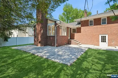 11 Raymond Street Englewood Cliffs NJ 07632
