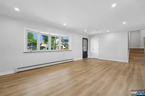 11 Raymond Street Englewood Cliffs NJ 07632