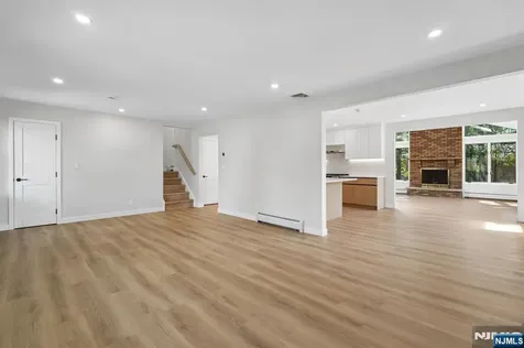 11 Raymond Street Englewood Cliffs NJ 07632