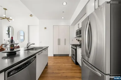 4 Beacon Way Jersey City NJ 07304