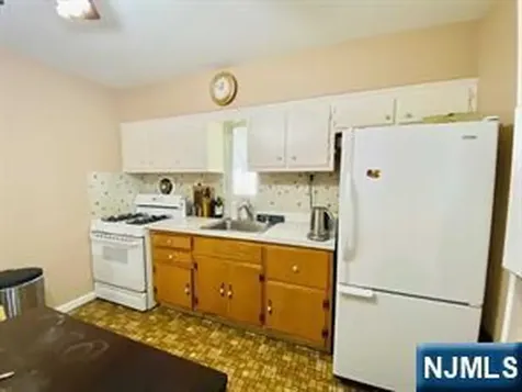 121 Colonial Avenue Saddle Brook NJ 07663