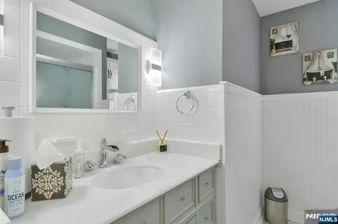 240 Gordon Avenue Totowa NJ 07512