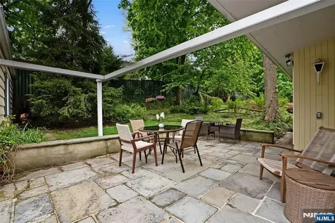 593 Ridgeland Terrace Englewood NJ 07631
