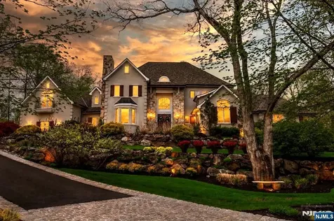 9 Pennbrook Court Montville Township NJ 07005