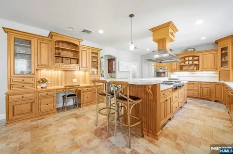 9 Pennbrook Court Montville Township NJ 07005