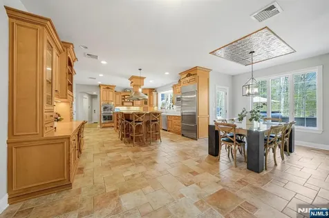 9 Pennbrook Court Montville Township NJ 07005