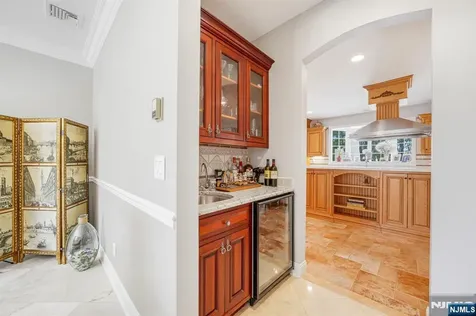 9 Pennbrook Court Montville Township NJ 07005