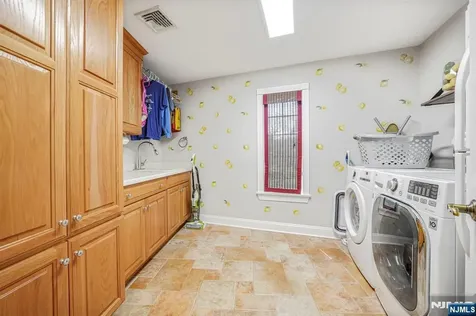 9 Pennbrook Court Montville Township NJ 07005