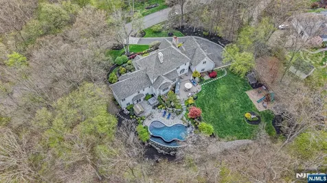 9 Pennbrook Court Montville Township NJ 07005