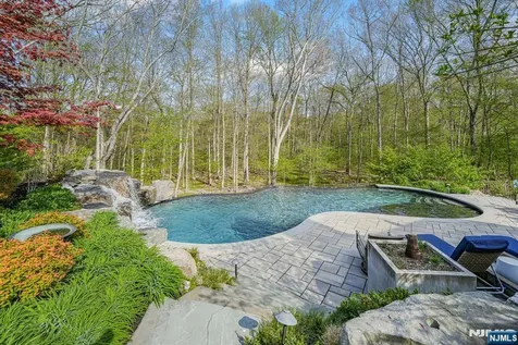 9 Pennbrook Court Montville Township NJ 07005
