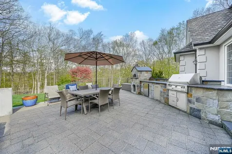 9 Pennbrook Court Montville Township NJ 07005