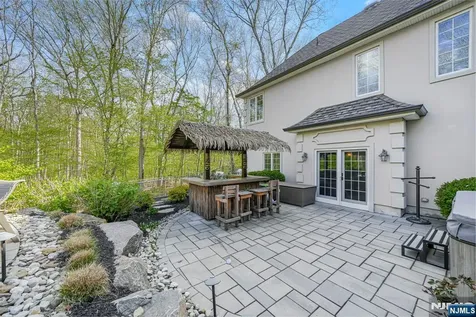 9 Pennbrook Court Montville Township NJ 07005