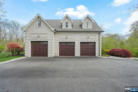 9 Pennbrook Court Montville Township NJ 07005