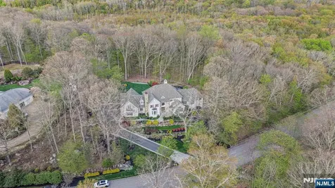 9 Pennbrook Court Montville Township NJ 07005