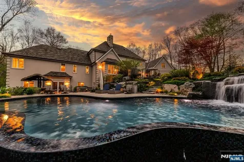 9 Pennbrook Court Montville Township NJ 07005
