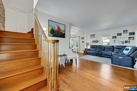 172 Yawpo Oakland NJ 07436