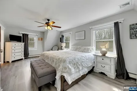 172 Yawpo Oakland NJ 07436