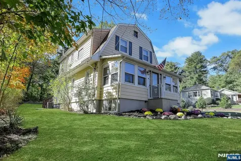 172 Yawpo Oakland NJ 07436