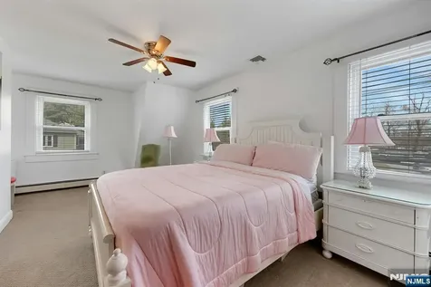 172 Yawpo Oakland NJ 07436