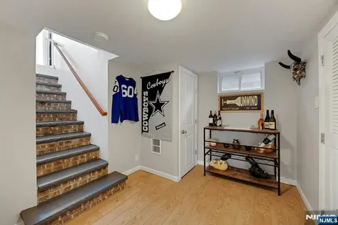 172 Yawpo Oakland NJ 07436