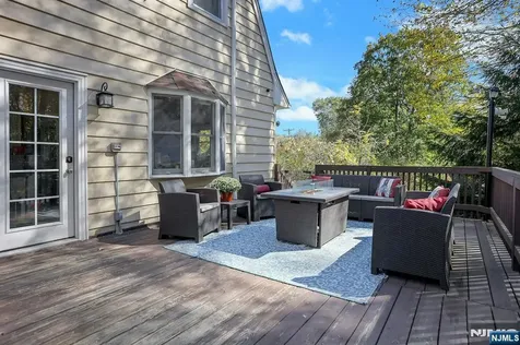 172 Yawpo Oakland NJ 07436