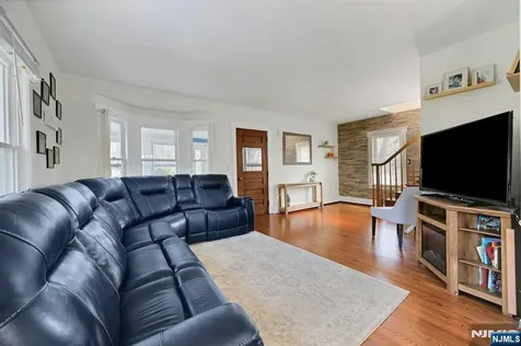 172 Yawpo Oakland NJ 07436