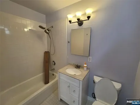 25 James Street Lodi NJ 07644