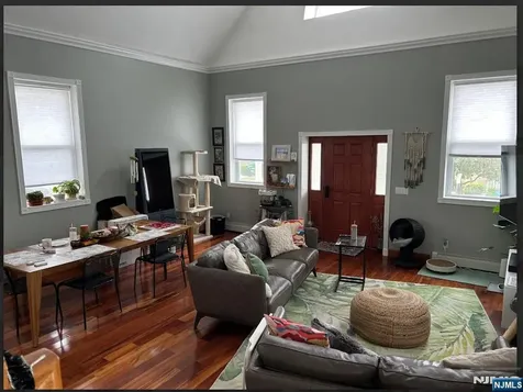 25 James Street Lodi NJ 07644