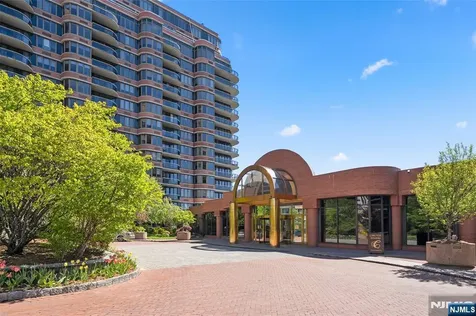 100 Carlyle Drive Cliffside Park NJ 07010