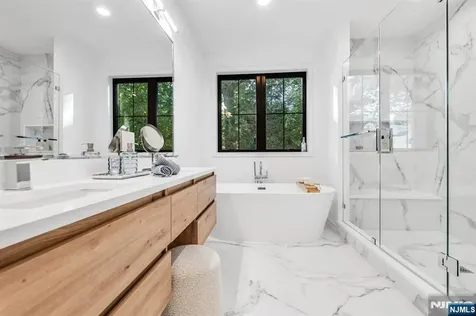9 Fey Place Oradell NJ 07649