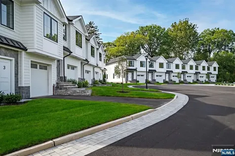 9 Fey Place Oradell NJ 07649