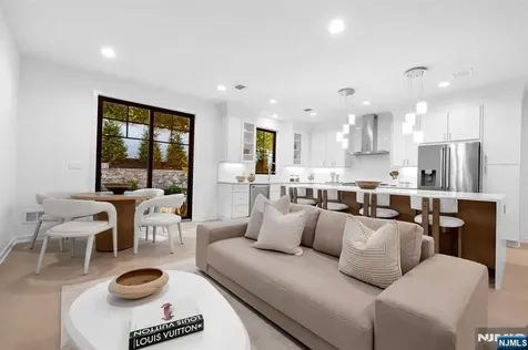 9 Fey Place Oradell NJ 07649