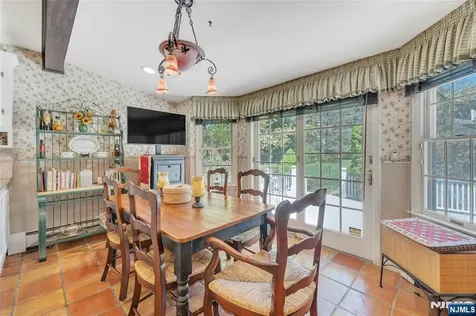 11 Lower Cross Road Saddle River NJ 07458