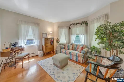 11 Lower Cross Road Saddle River NJ 07458