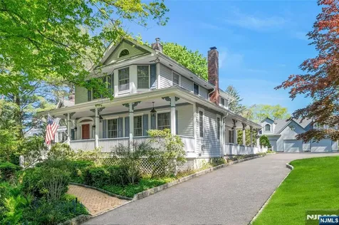 11 Lower Cross Road Saddle River NJ 07458